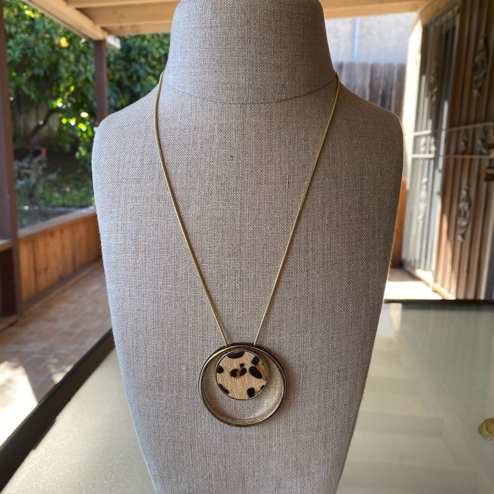 Pendant necklace